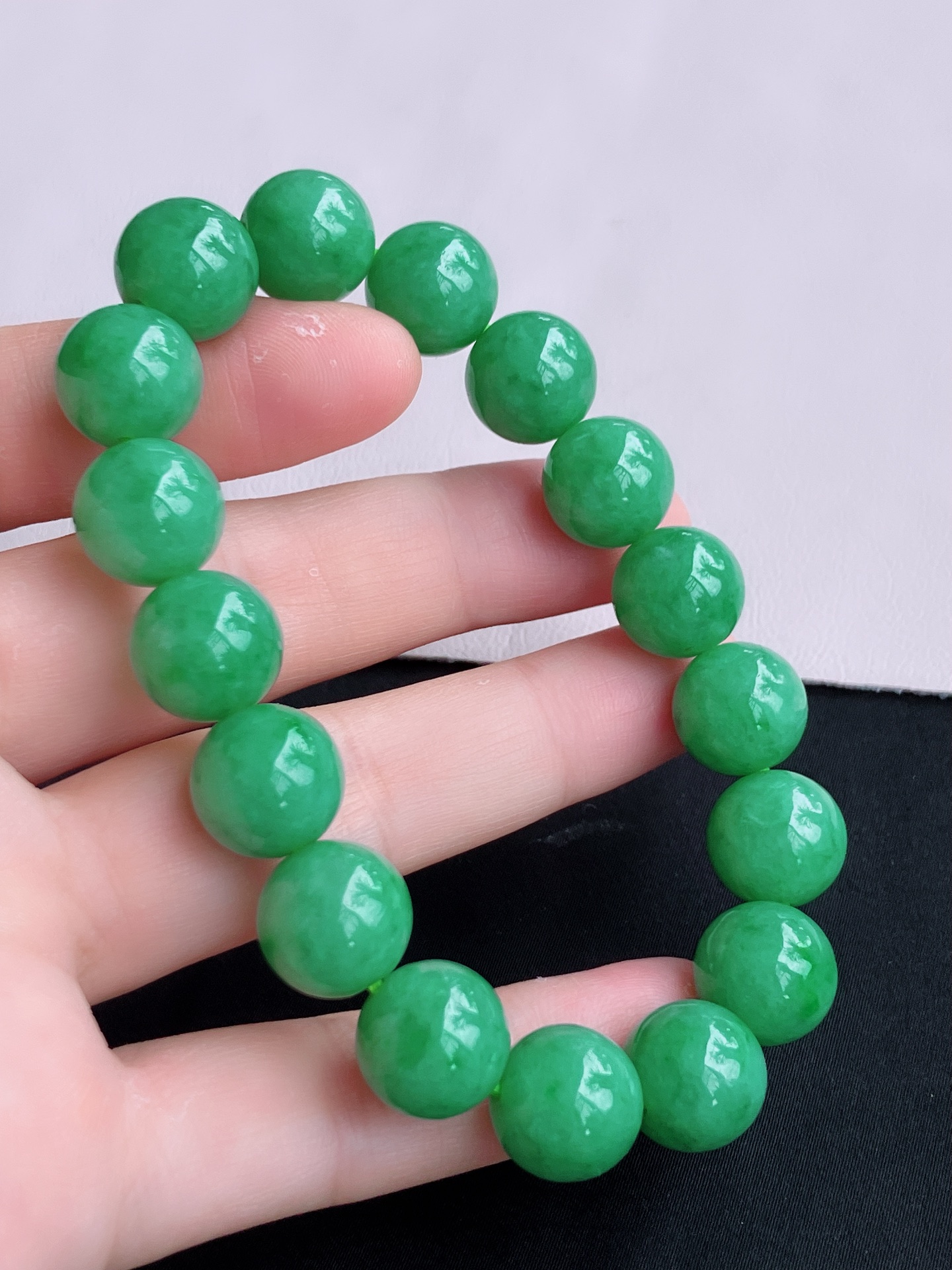 果绿手串，色美清爽，尺寸12.5/自然光实拍