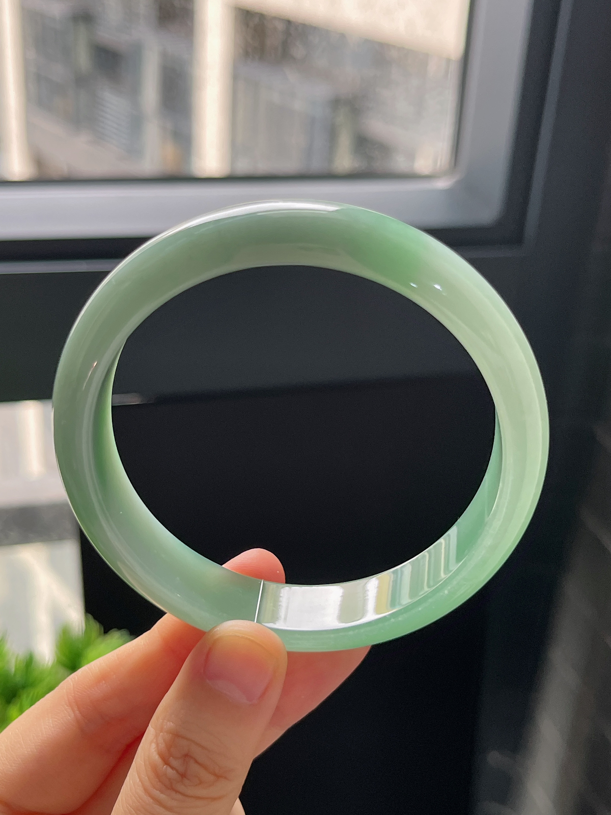 正圈61圈口，翡翠冰糯种绿色手镯