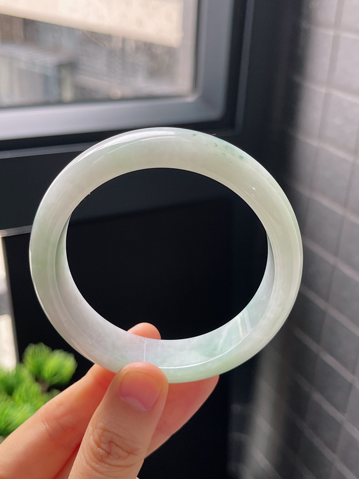 正圈57圈口，翡翠冰糯白色手镯