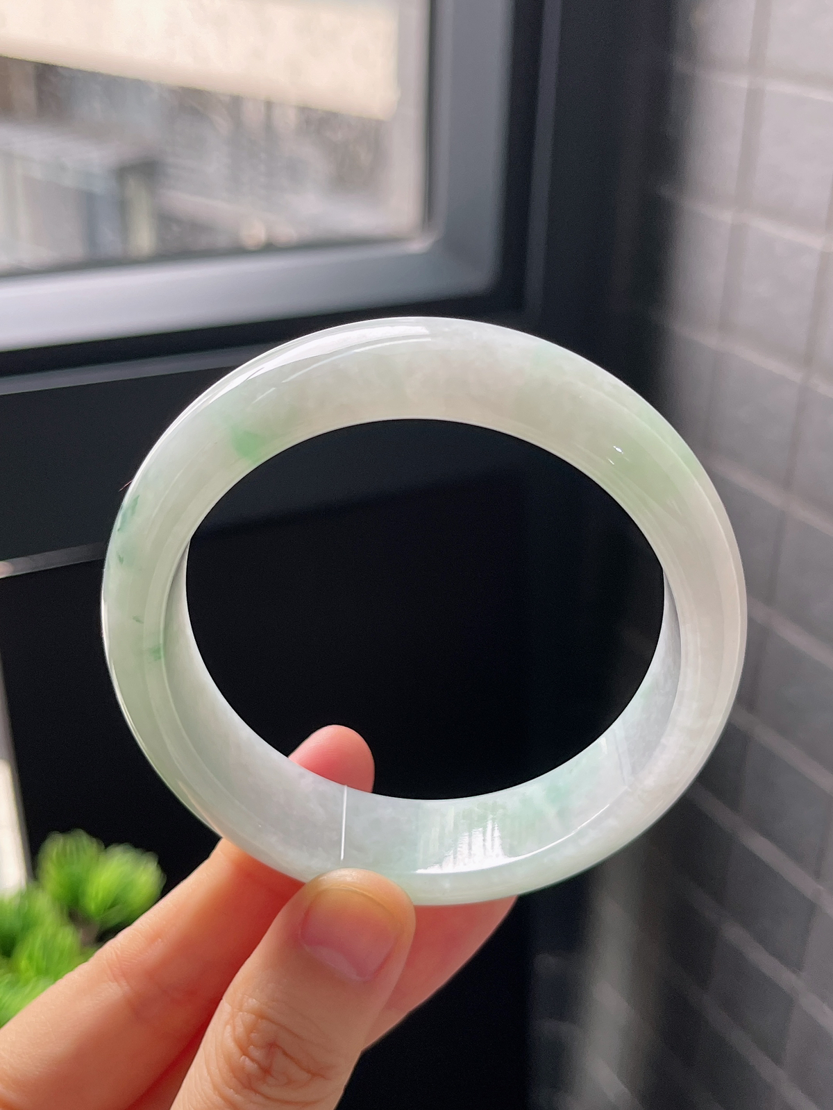 正圈57圈口，翡翠冰糯白色手镯
