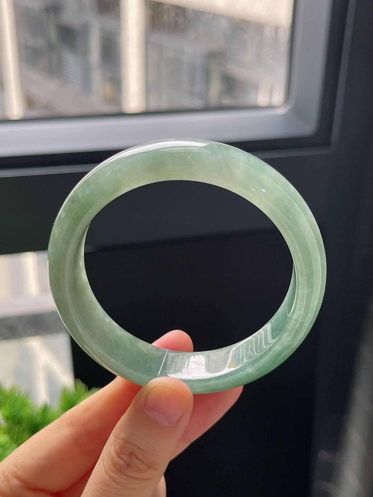正圈57圈口，翡翠糯化种绿色手镯