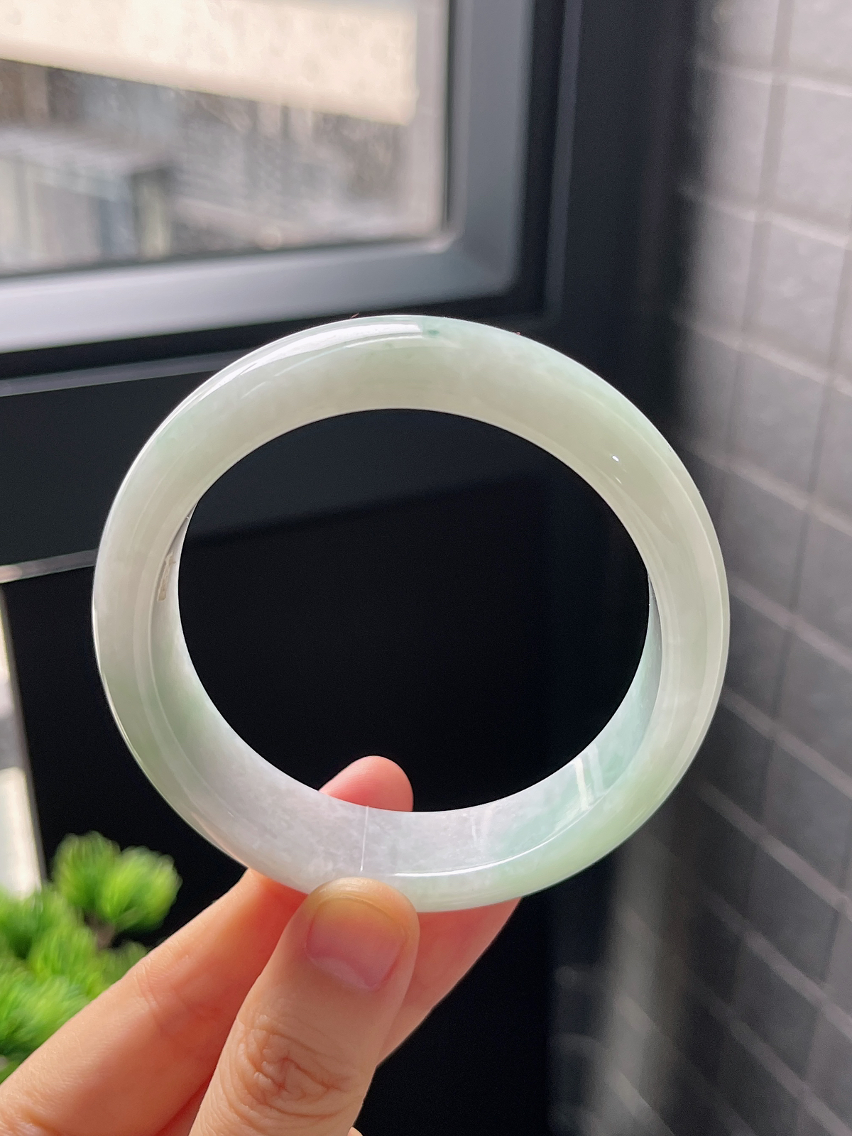 正圈57圈口，翡翠冰糯白色手镯