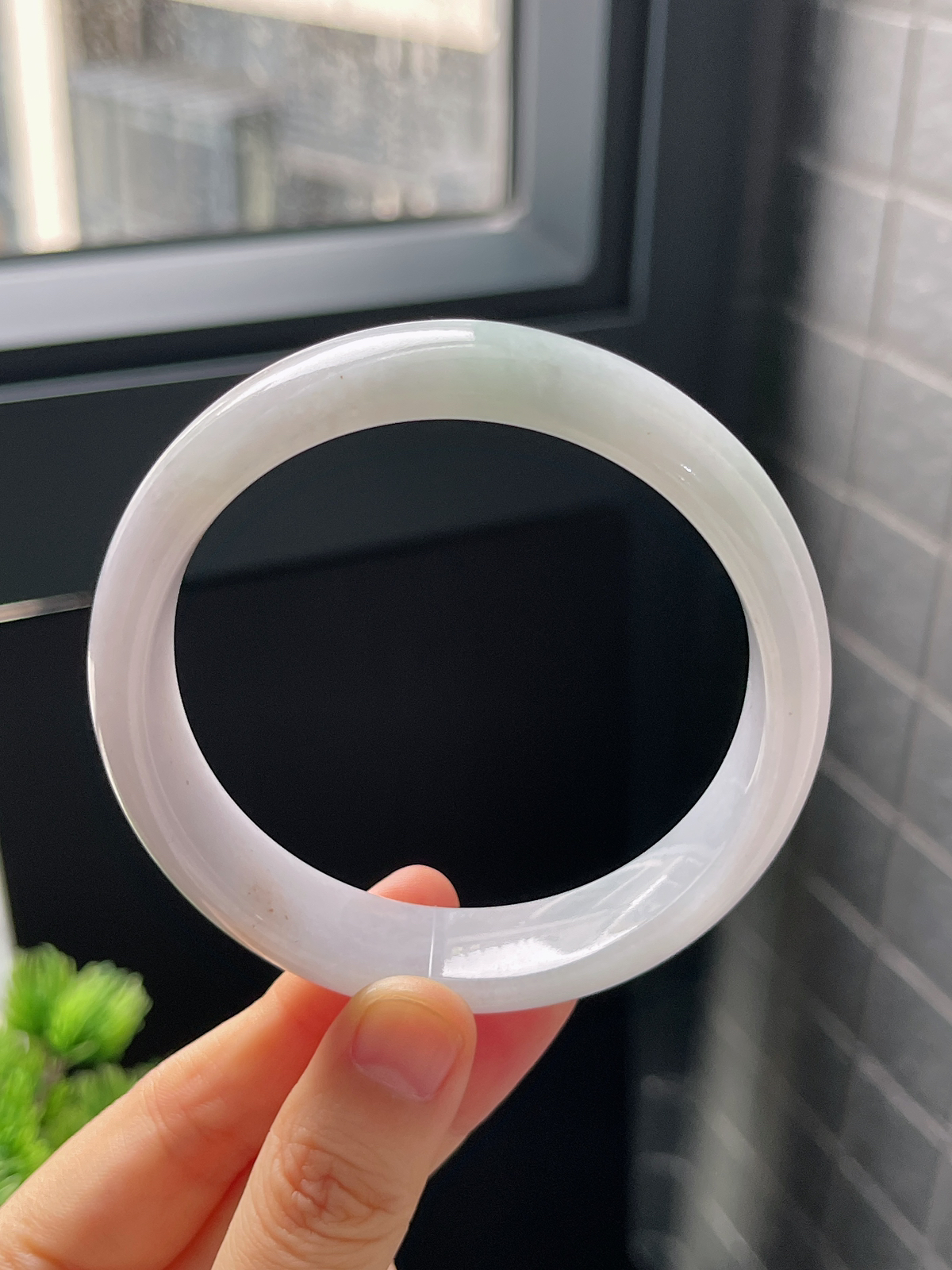 正圈61.2圈口，翡翠糯化种淡紫色手镯