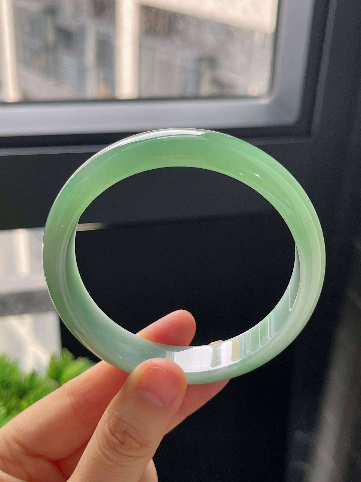 正圈61圈口，翡翠冰糯种绿色手镯