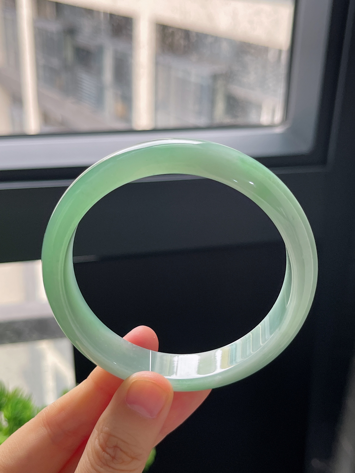 正圈61圈口，翡翠冰糯种绿色手镯