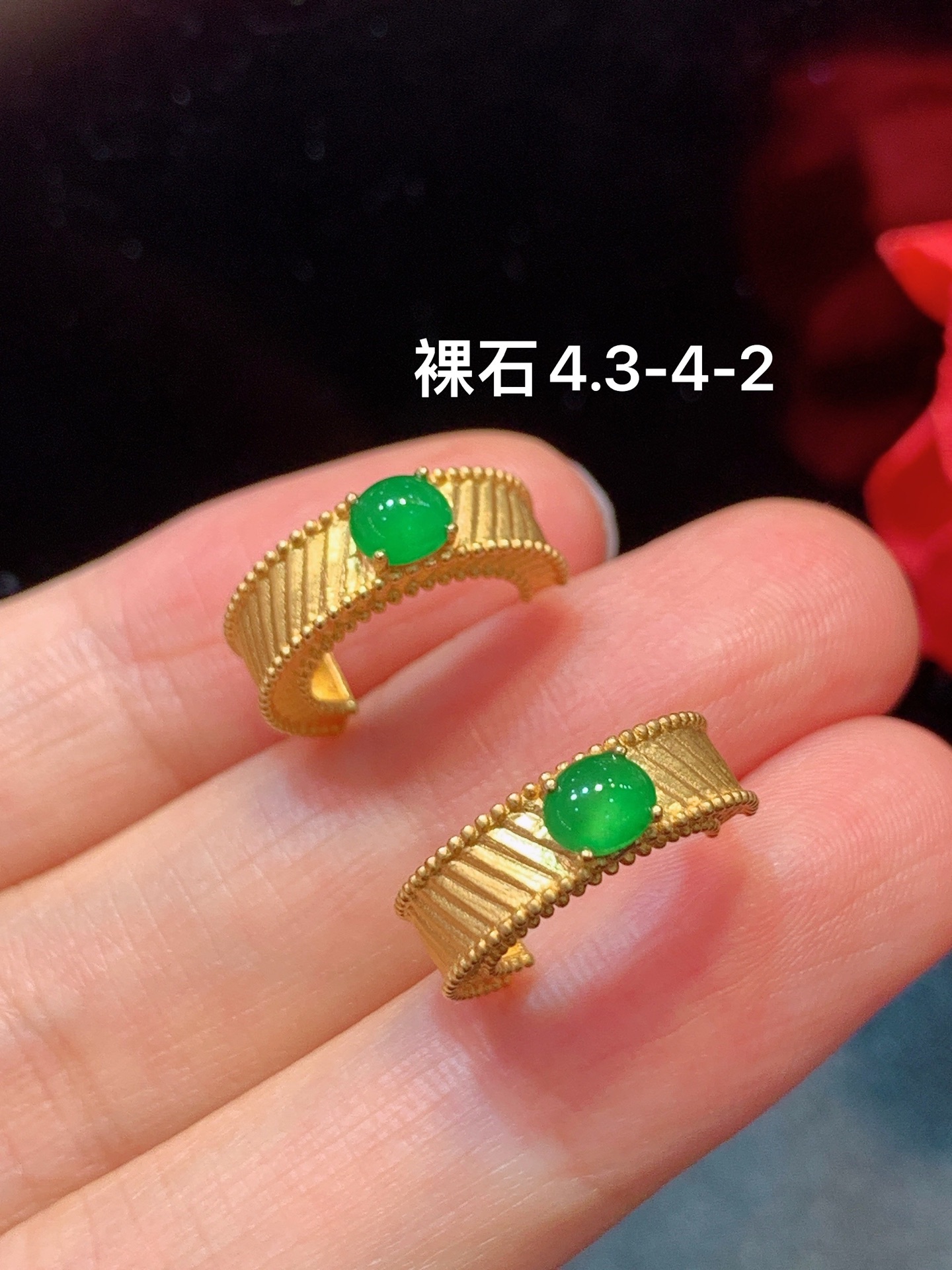 ️阳绿蛋面耳钉 随手拍 实物更美，4.3-4-2