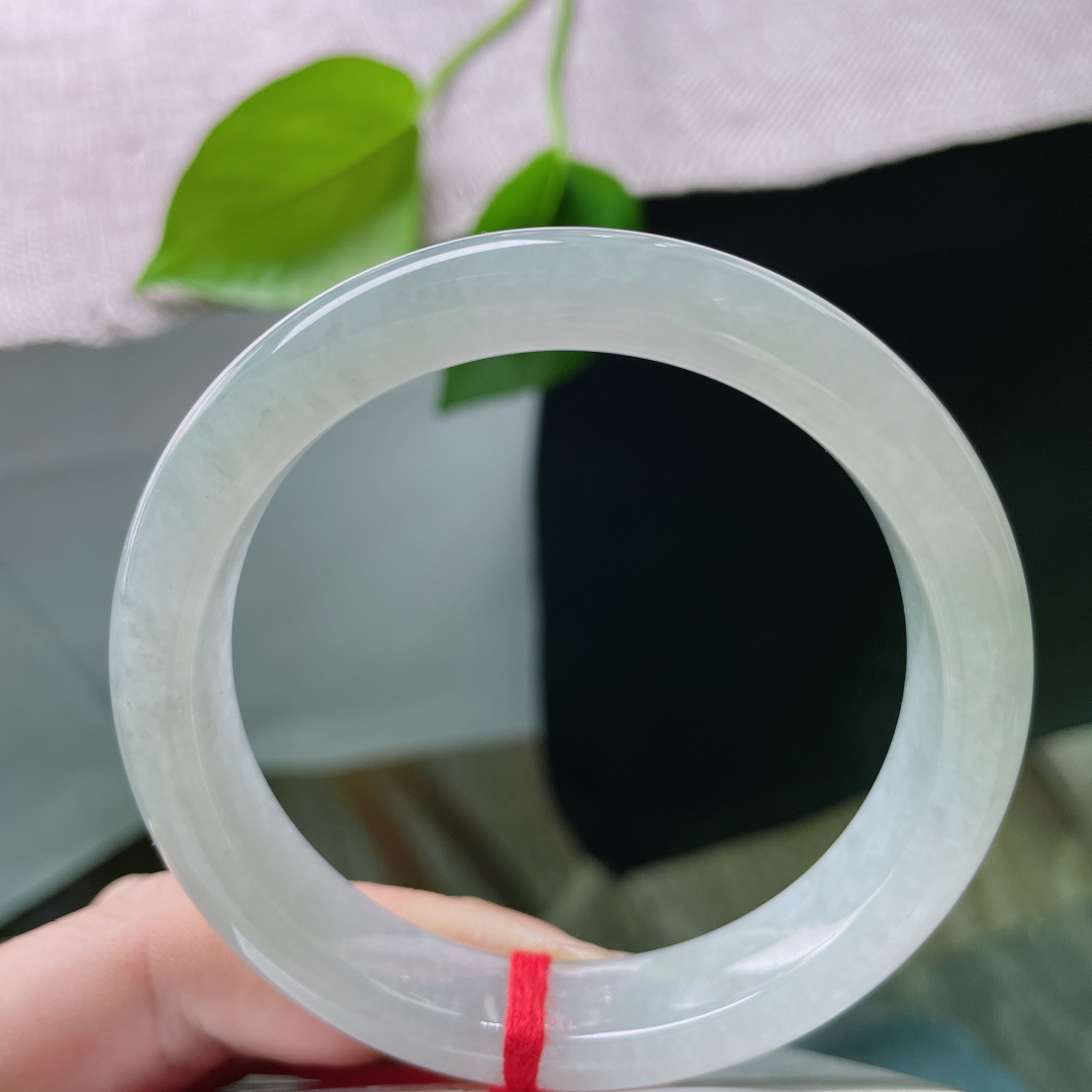 淡绿底正圈，水润细腻，淡雅倾心，种老，小清新，减龄，百搭，无裂，ss52683a