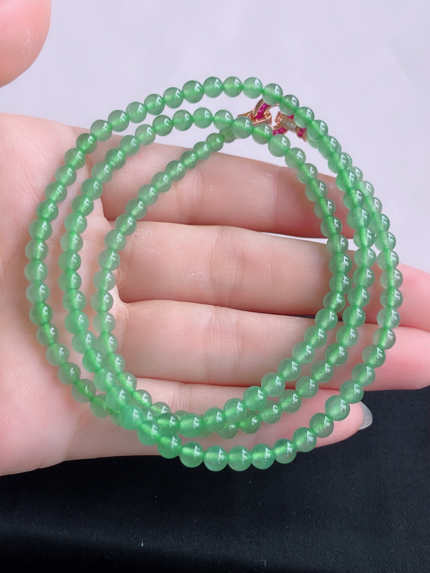 ️底色珠链，晶莹剔透，尺寸5/3圈半，自然光实拍