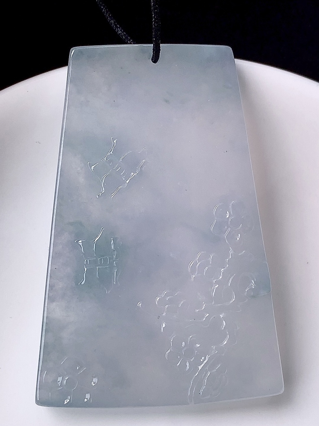 冰紫飘花山水牌挂件，冰胶水润，底子细腻，佩戴简单大方，50.4-35-5.8