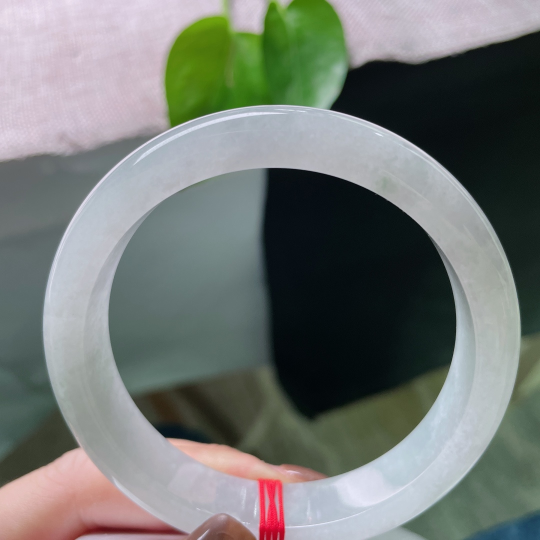 60.4/13/8.3，淡绿底正圈，大圈口，水润细腻，干干净净，柔美动人，无裂，ss52625a