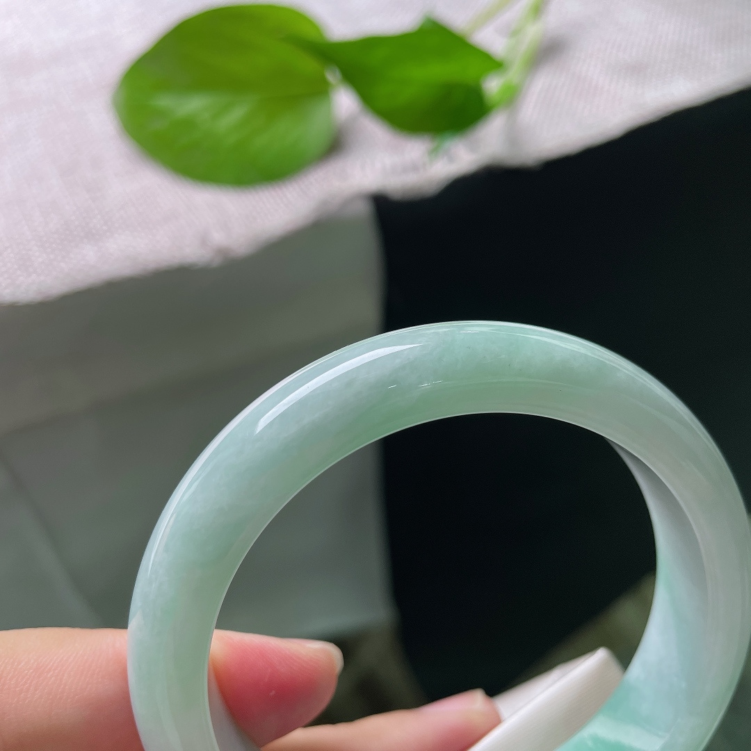 绿底正圈，水润细腻，一抹绿色，翠色伊人，皮纹，ss53165a