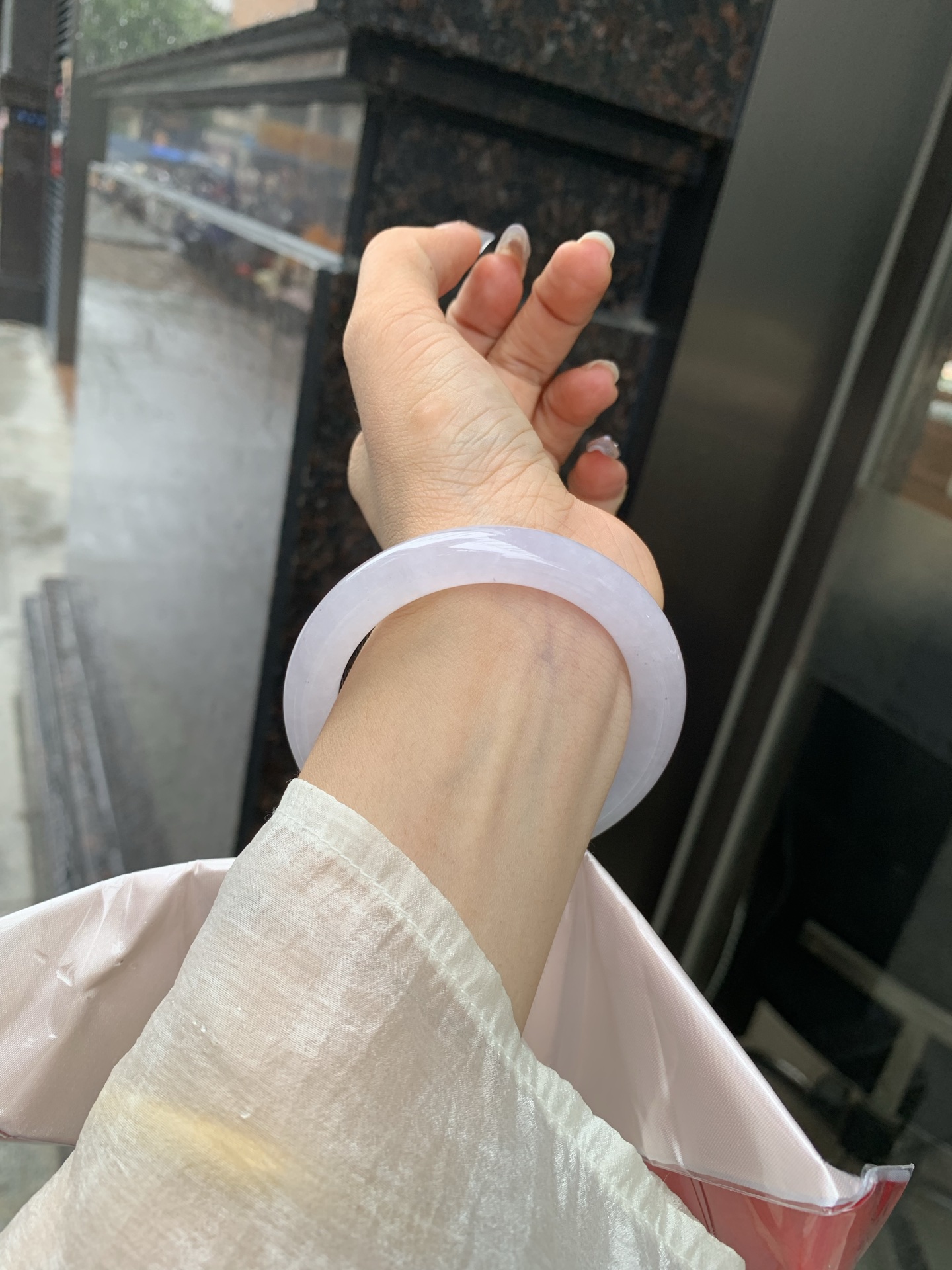 冰粉圆条 55.4-9.4-9.8 0519-N753 打灯细纹，底妆冰润细腻，淡淡梦幻粉色调，让浪漫有了具象化，酥粉盈韧，温柔美人