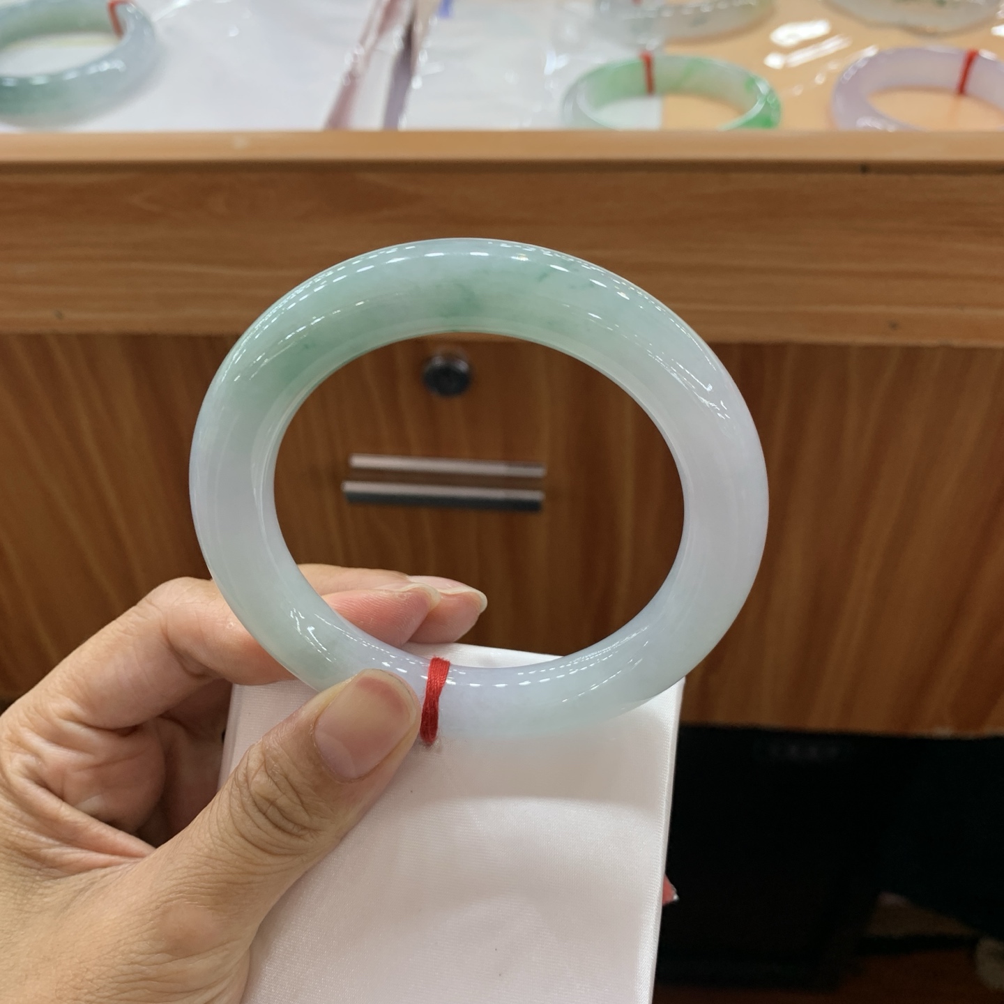 051814FN 飘花圆条大圈口翡翠手镯 60-11.4-11.5