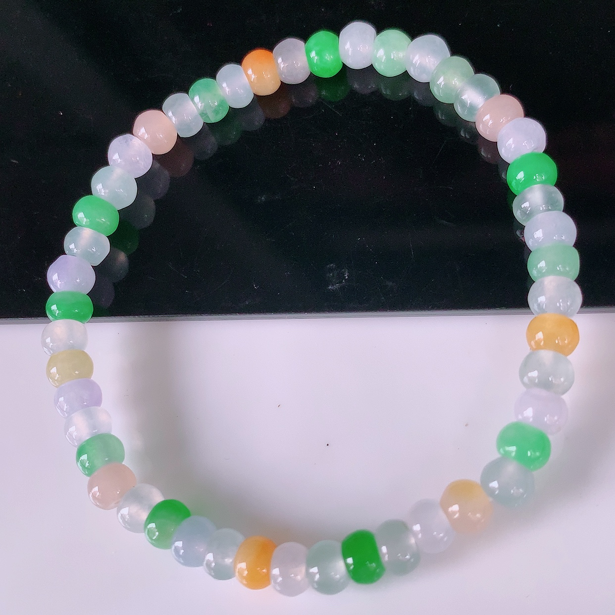 自然光实拍，冰种多宝翡翠圆珠手链，多彩翡翠手串，颜色丰富，料子细腻，高档大气，自戴送礼佳品！#2取一尺寸5
