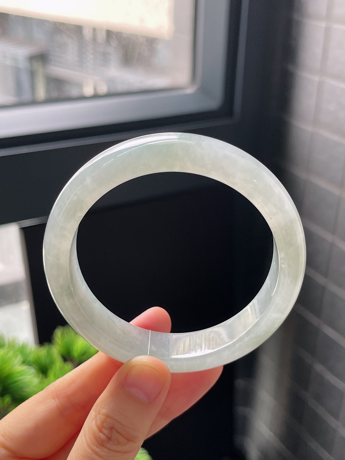 正圈57圈口，翡翠冰糯种白色手镯