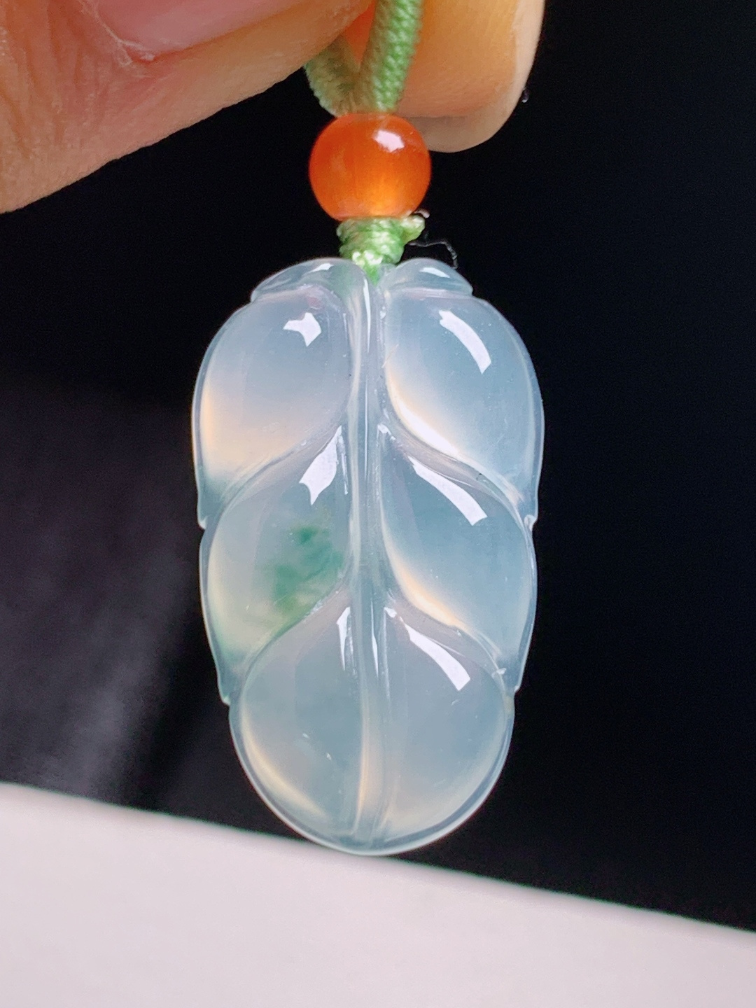 冰种飘花树叶，灵动飘逸，冰感十足，金枝玉叶