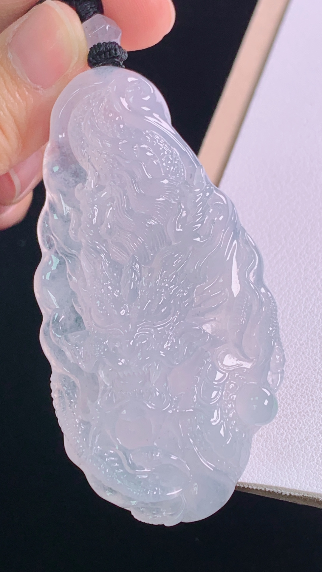龙牌，种水，雕工精湛，霸气，无裂，尺寸:79.2-70.4-36.4-11.6mm 17