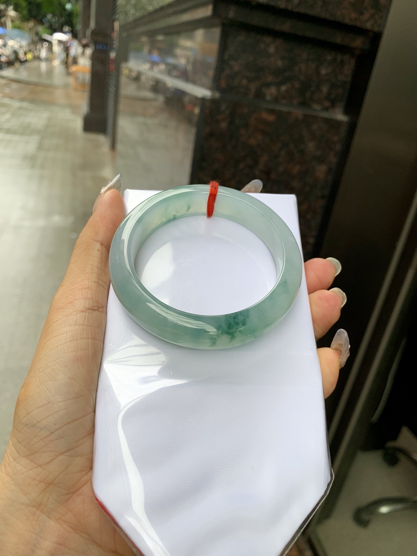 冰飘花正圈 54.6-8.7-13.3 0519-N766 打灯细纹，底妆冰润细腻，冰底中开出了朵朵蓝花，飘花灵动飘逸，勾勒出一幅唯美诗意的山水意境画，古典优雅又秀气