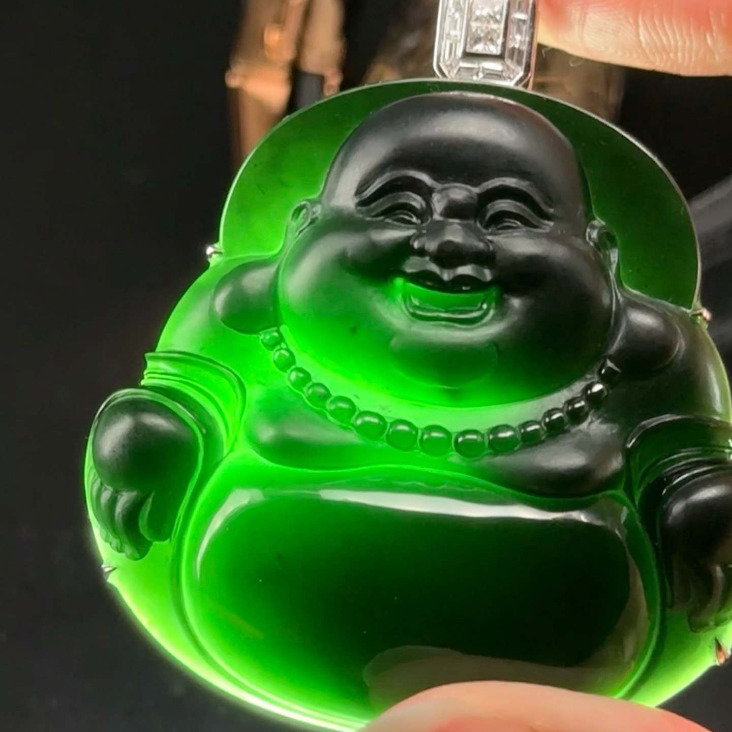 墨翠大肚佛 打灯通透 油性十足 种好色正 黑度极好  尺寸52.5