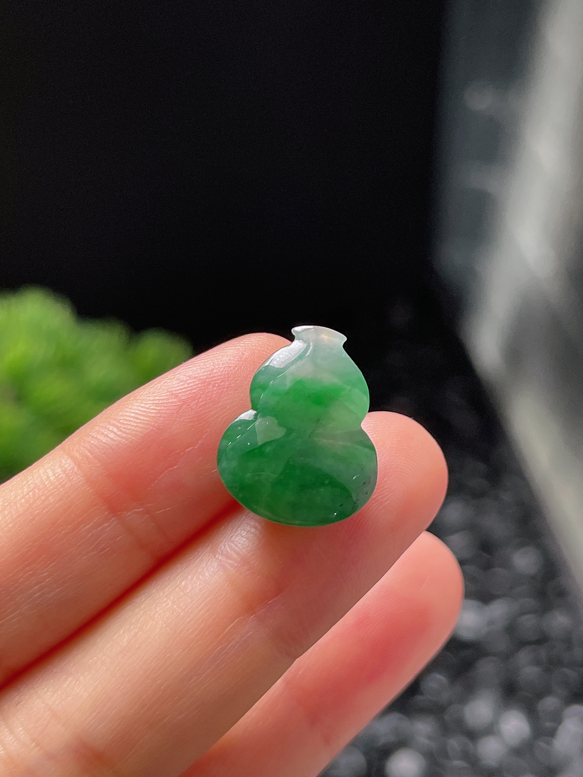 翡翠糯化种飘绿葫芦裸石