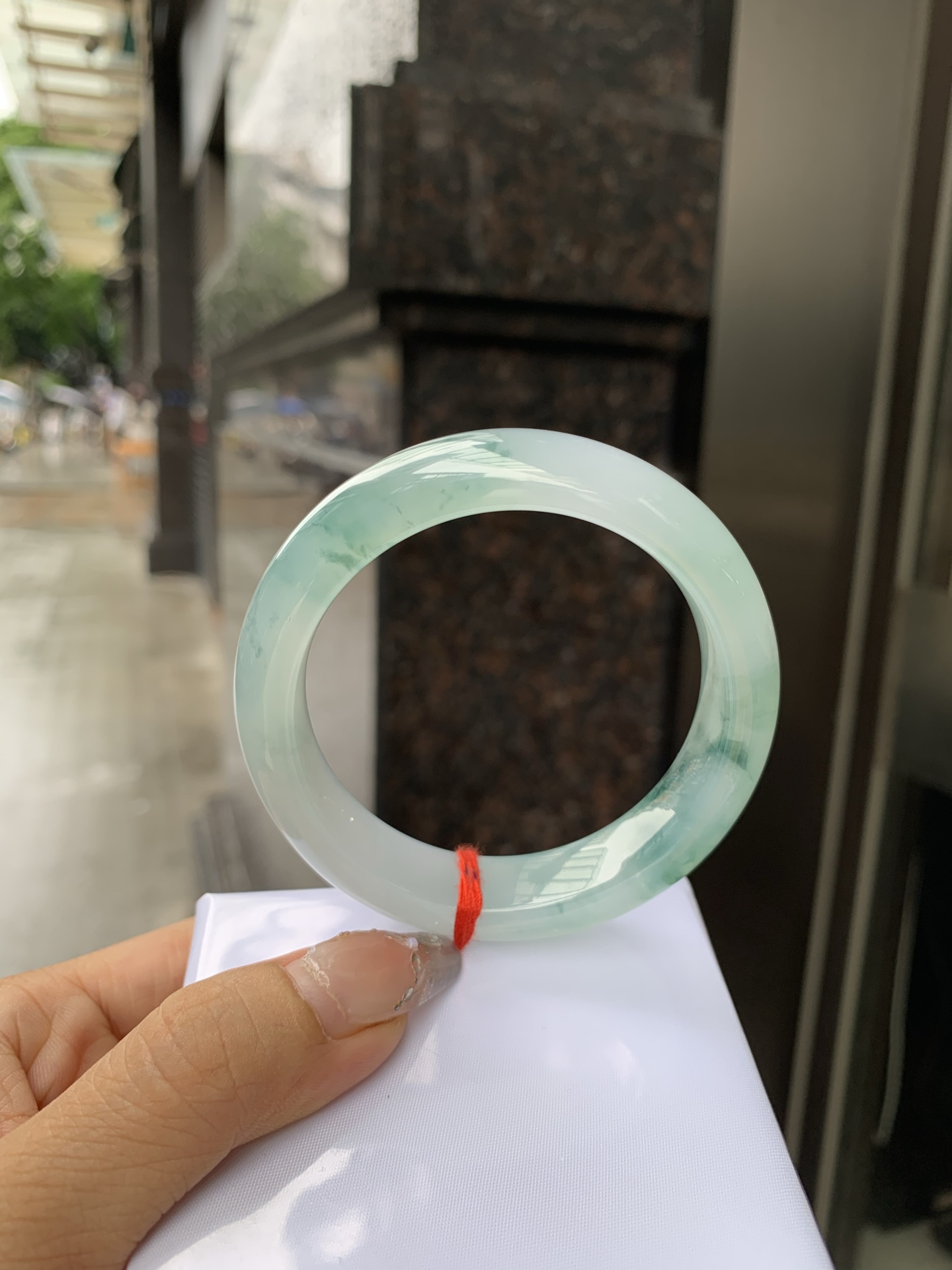 冰飘花正圈 54.6-8.7-13.3 0519-N766 打灯细纹，底妆冰润细腻，冰底中开出了朵朵蓝花，飘花灵动飘逸，勾勒出一幅唯美诗意的山水意境画，古典优雅又秀气