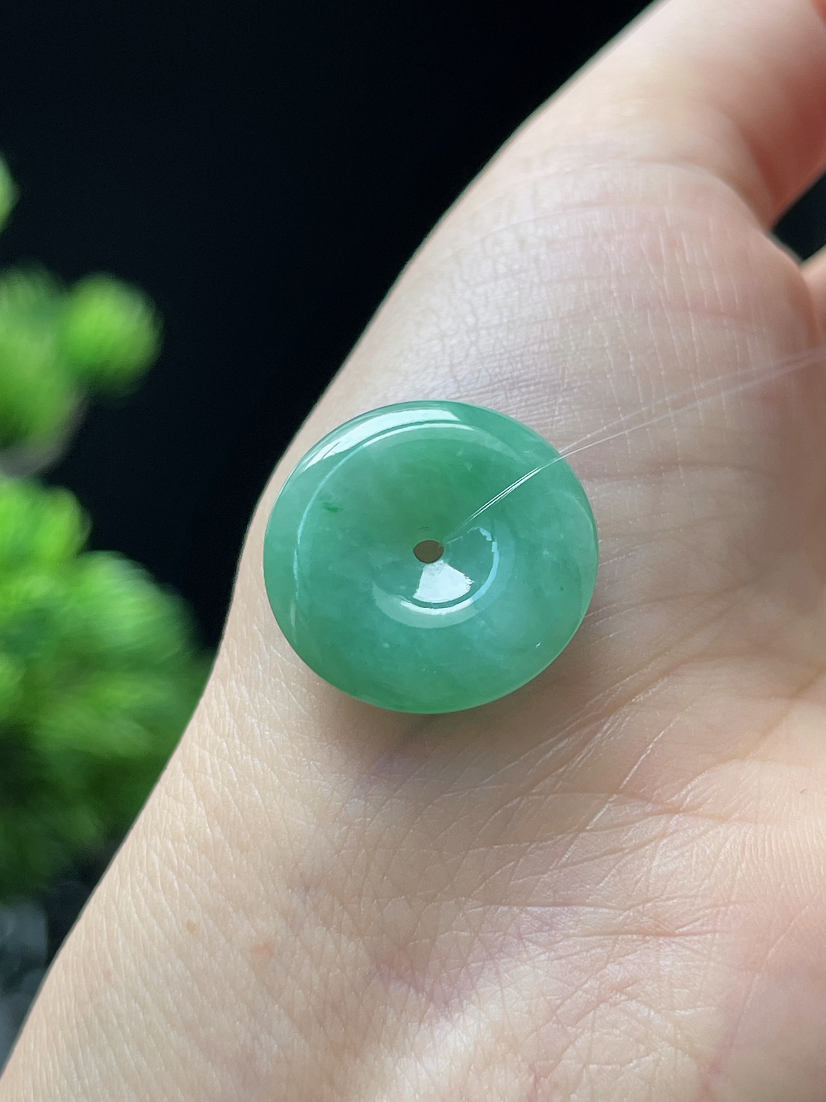 翡翠糯化种绿色平安扣