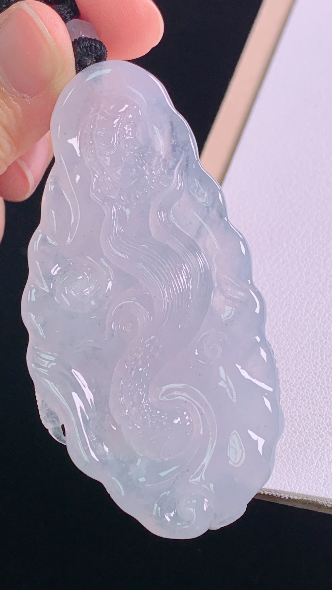 龙牌，种水，雕工精湛，霸气，无裂，尺寸:79.2-70.4-36.4-11.6mm 17
