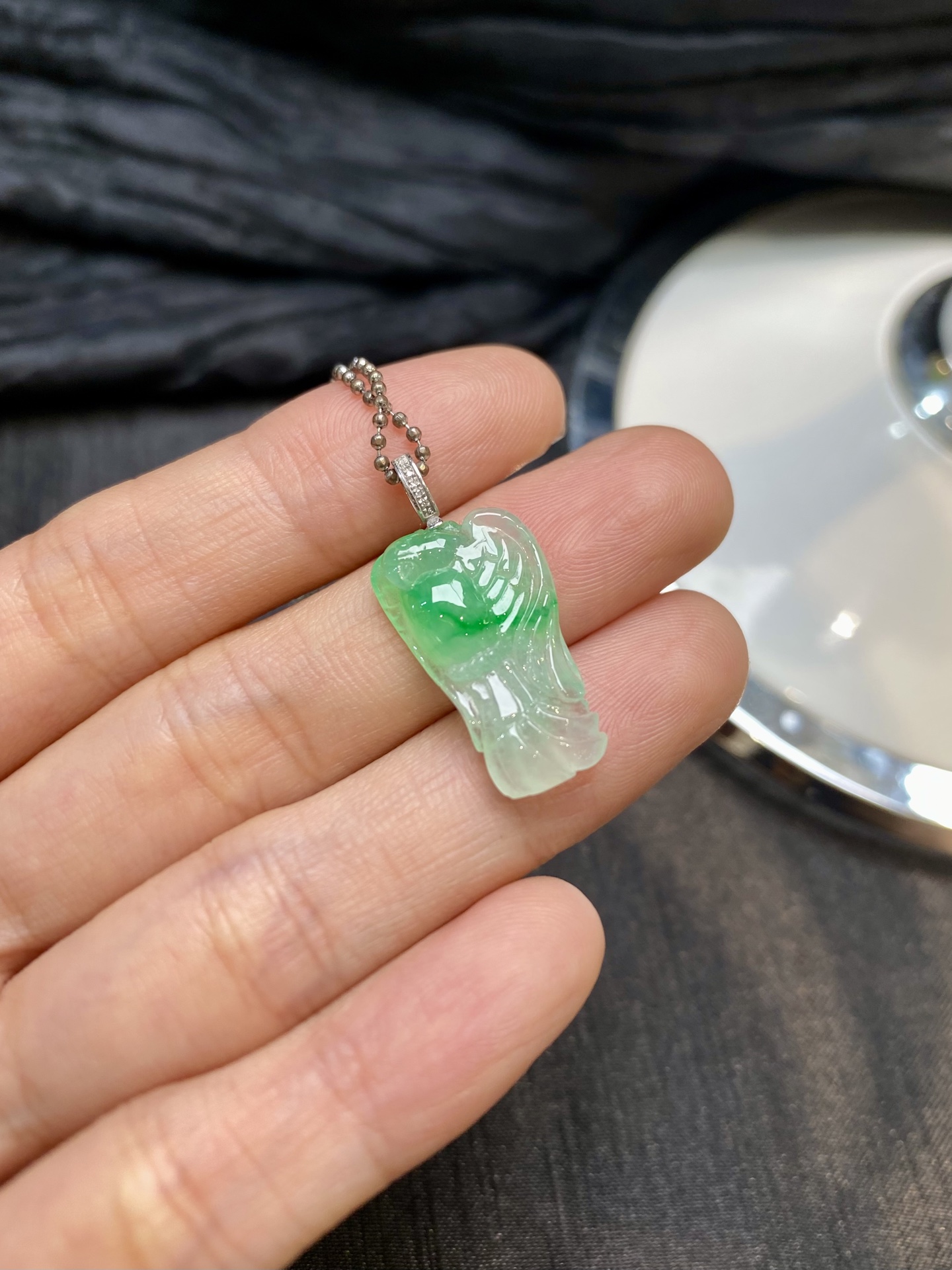 冰飘绿花鹰吊坠·金 整·27.4-12.5-5.2mm 裸·21.6-12.5-5.2mm