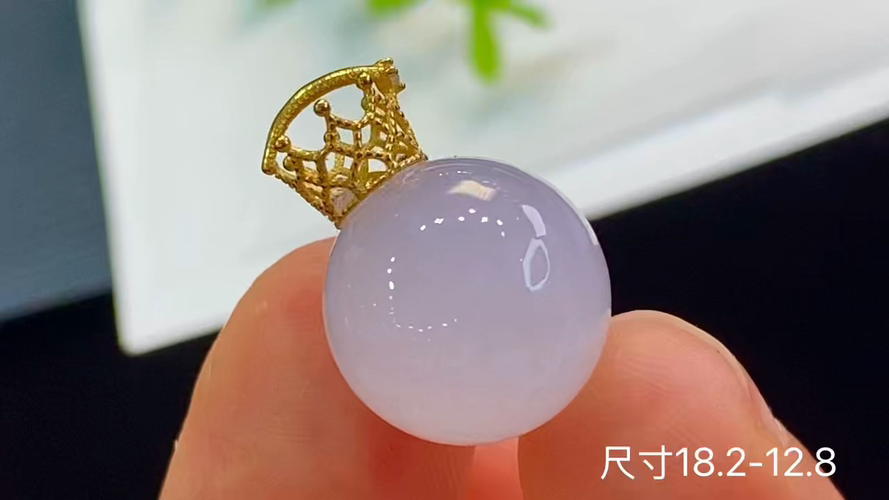 ️18k金+钻圆珠吊坠，无裂，18.2-12.8