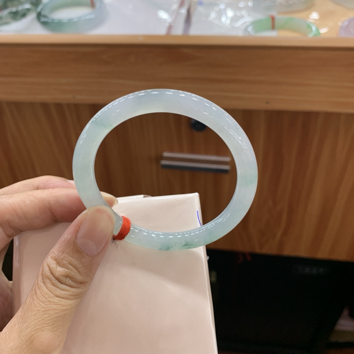 051810GX 飘花圆条翡翠手镯 52.5-8-7.7