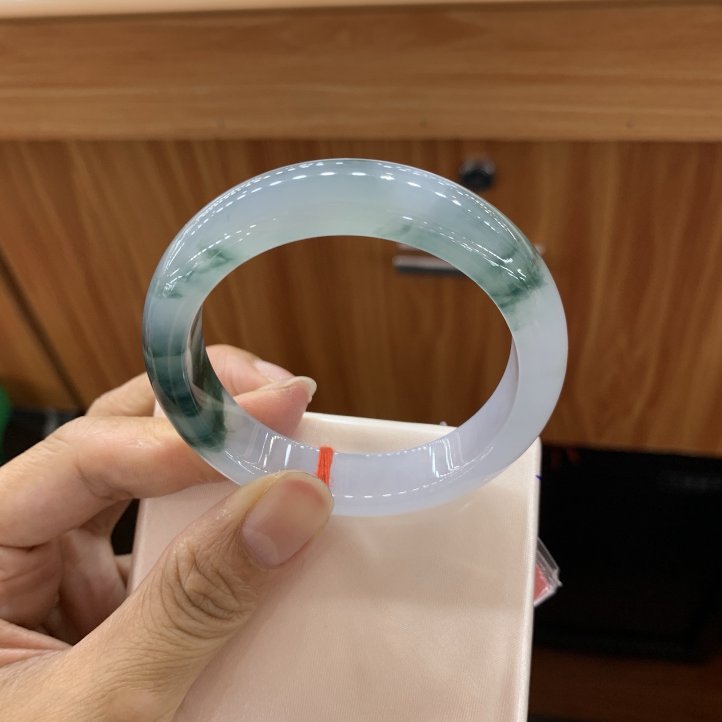 051812CK 飘花正圈翡翠手镯 52.1-13-8.3