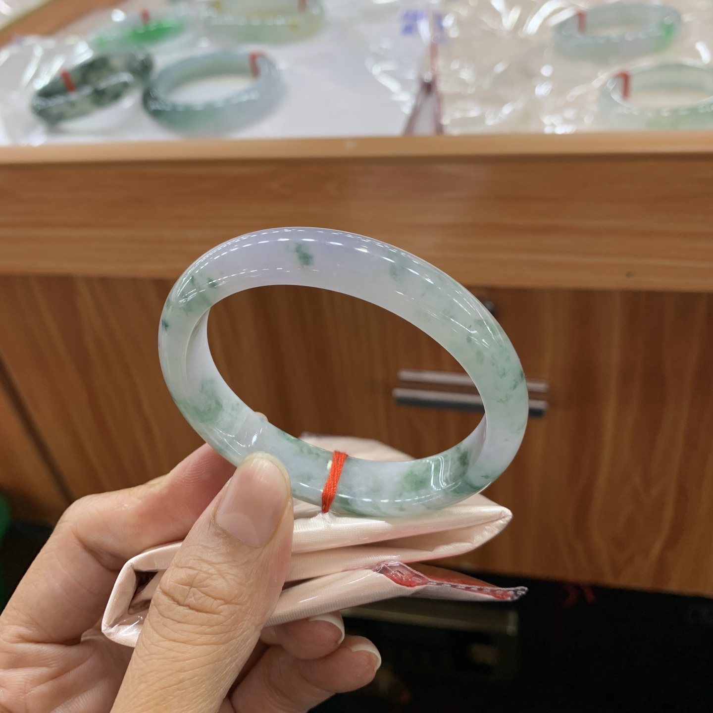 飘花贵妃翡翠手镯
