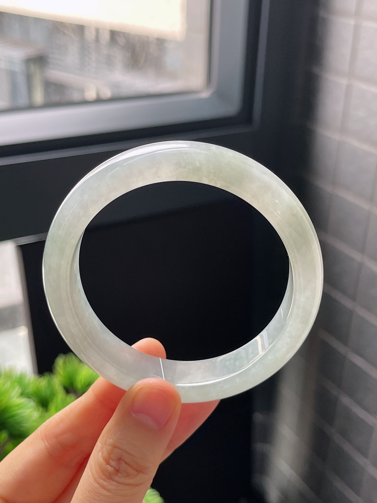 正圈57圈口，翡翠冰糯种白色手镯