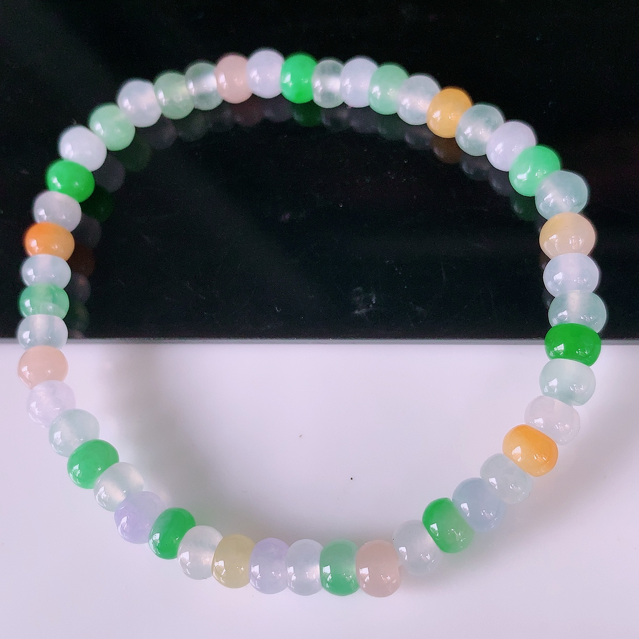 自然光实拍，冰种多宝翡翠圆珠手链，多彩翡翠手串，颜色丰富，料子细腻，高档大气，自戴送礼佳品！#2取一