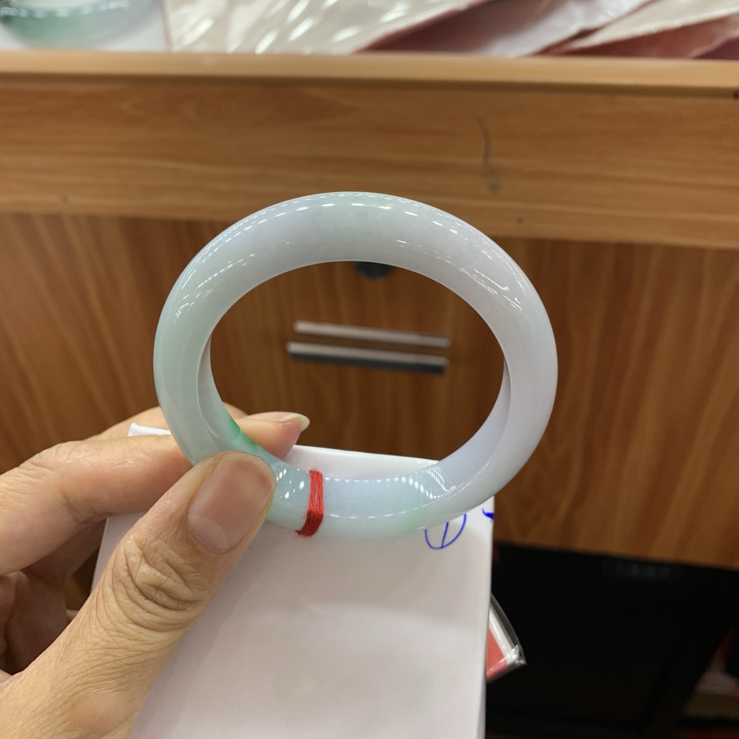 飘绿正圈翡翠手镯 52.3-11.7-8.2