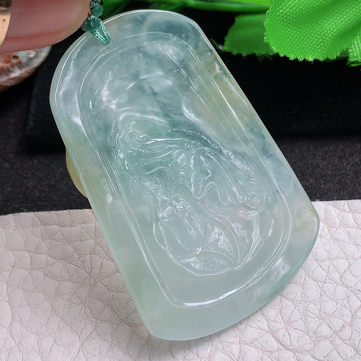 yn实拍52.8*35.8*5.6我天然缅甸翡翠飘黄观音菩萨吊坠