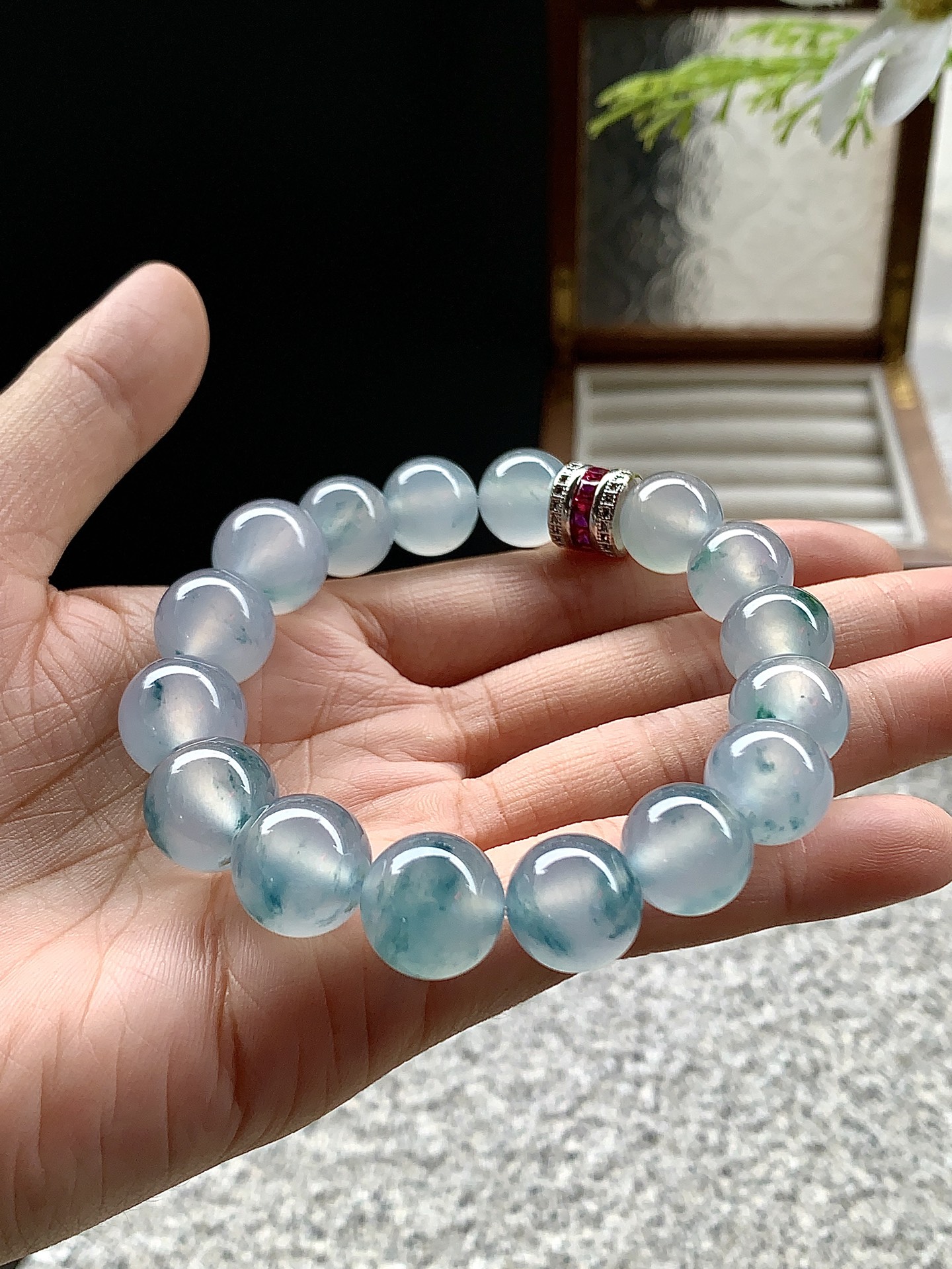 飘彩珠串色泽莹润，水润清雅 尺寸11.7/12.9，共16颗