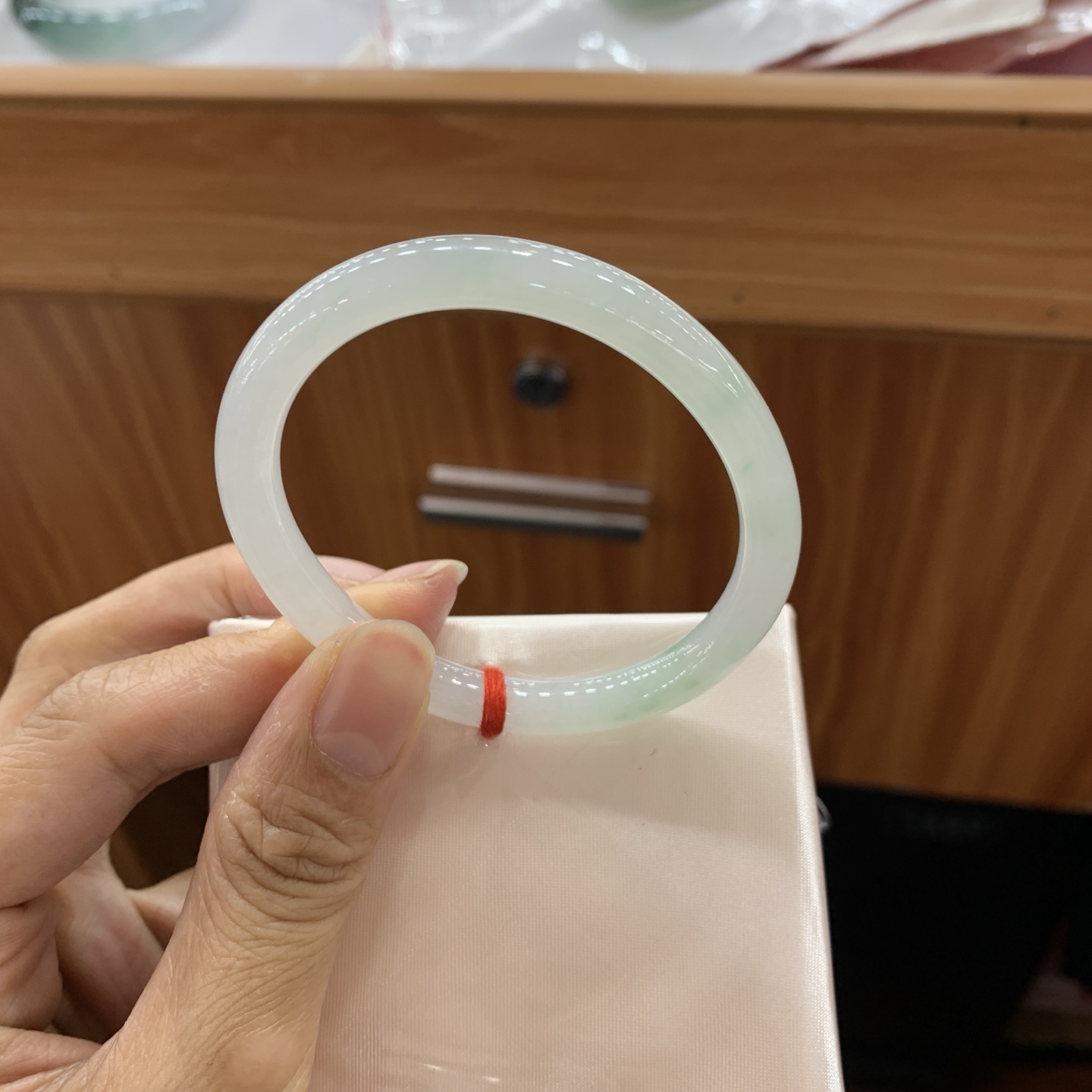 飘绿贵妃翡翠手镯 54-46.4-6.9-6.7