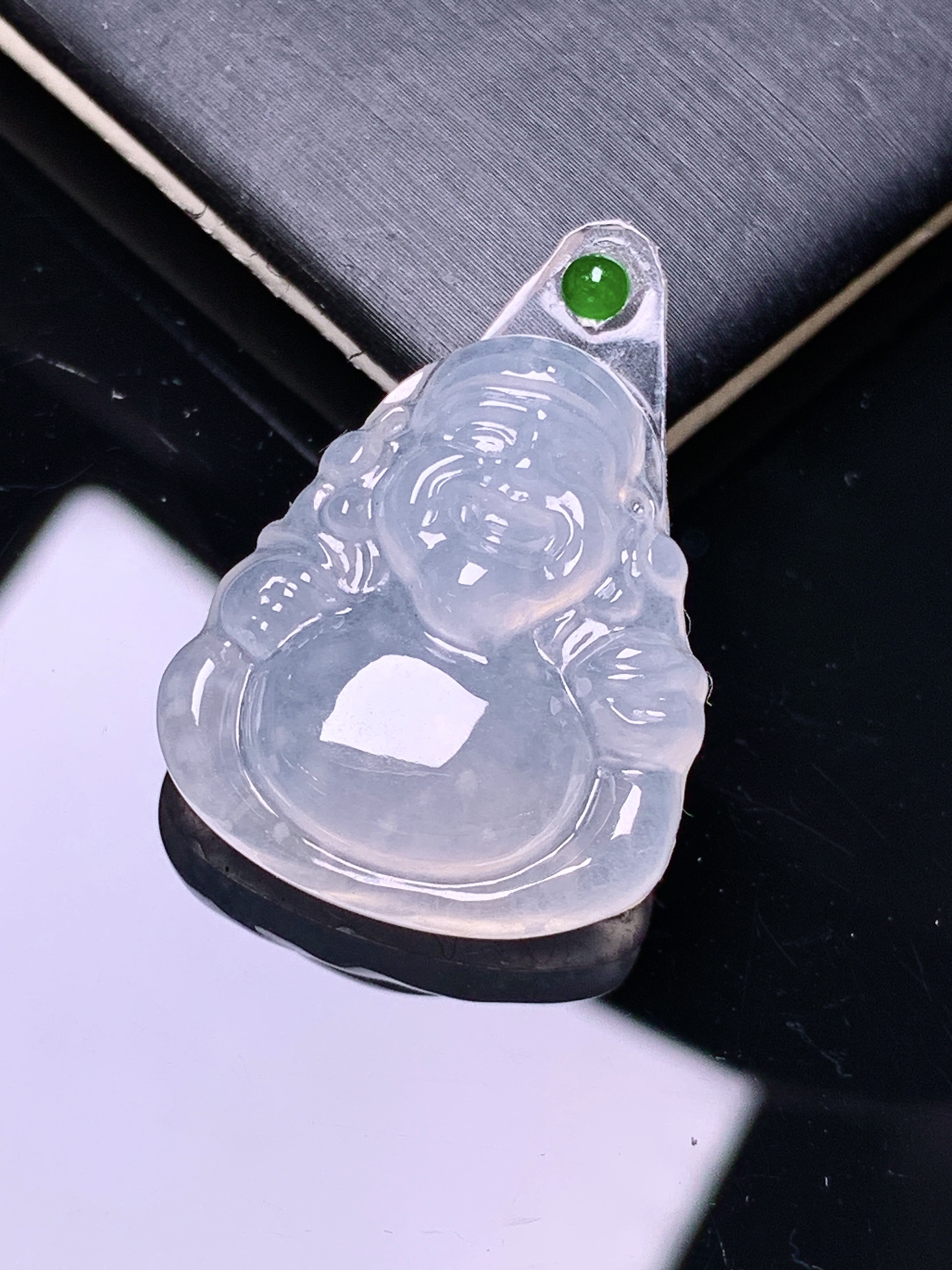 镶嵌款 冰种财神吊坠 玉质细腻 色泽艳丽清新 水润亮眼 整体尺寸23*20.5*6 2x