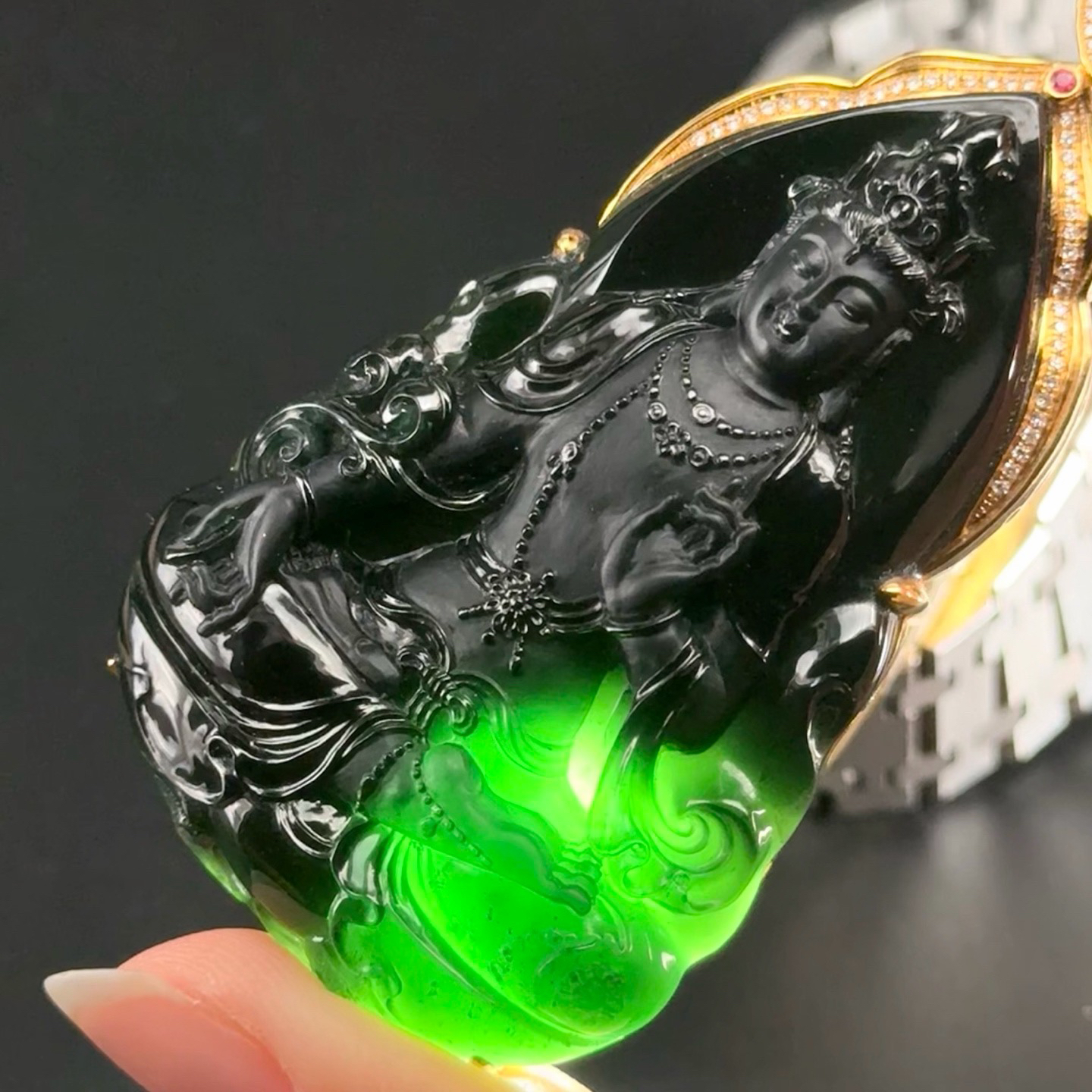 精品18k墨翠观音 种好色正 黑度极好 打灯通透 油性十足 尺寸77.1