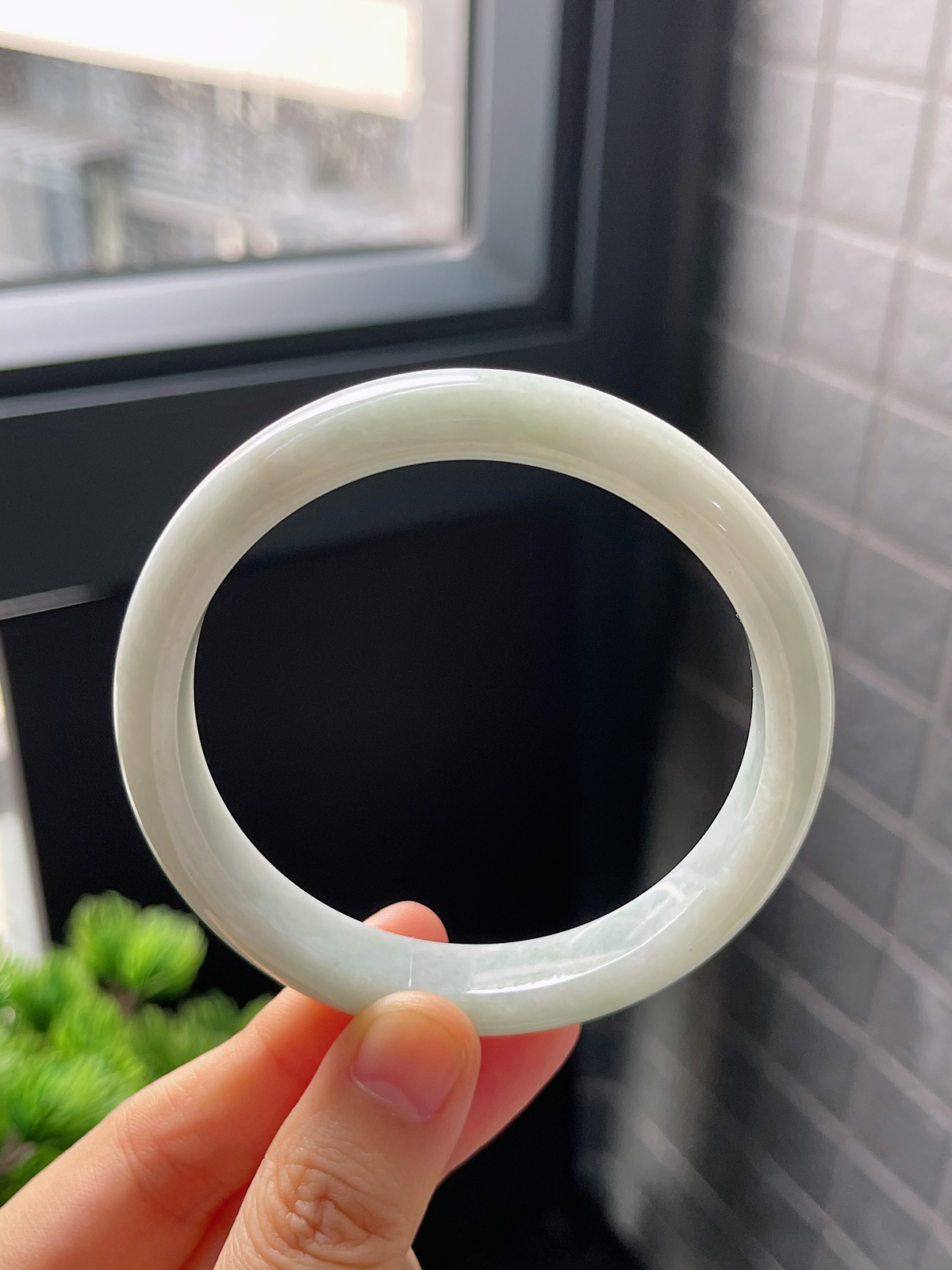 正圈59圈口，翡翠糯化种白色手镯