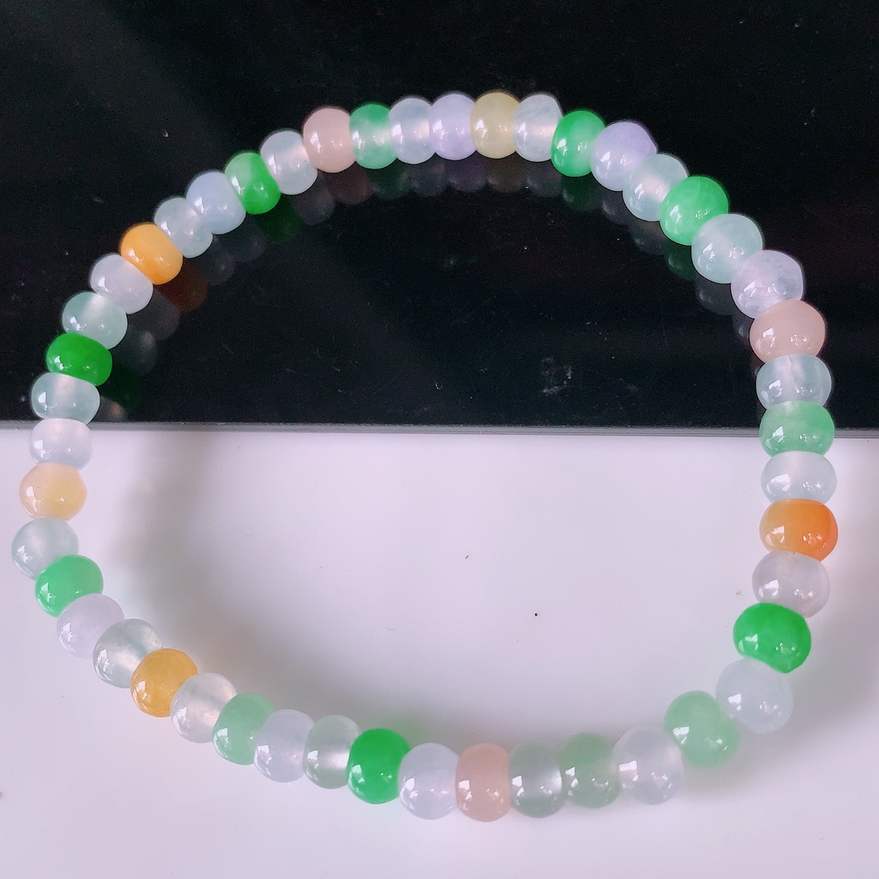自然光实拍，冰种多宝翡翠圆珠手链，多彩翡翠手串，颜色丰富，料子细腻，高档大气，自戴送礼佳品！#2取一尺寸5