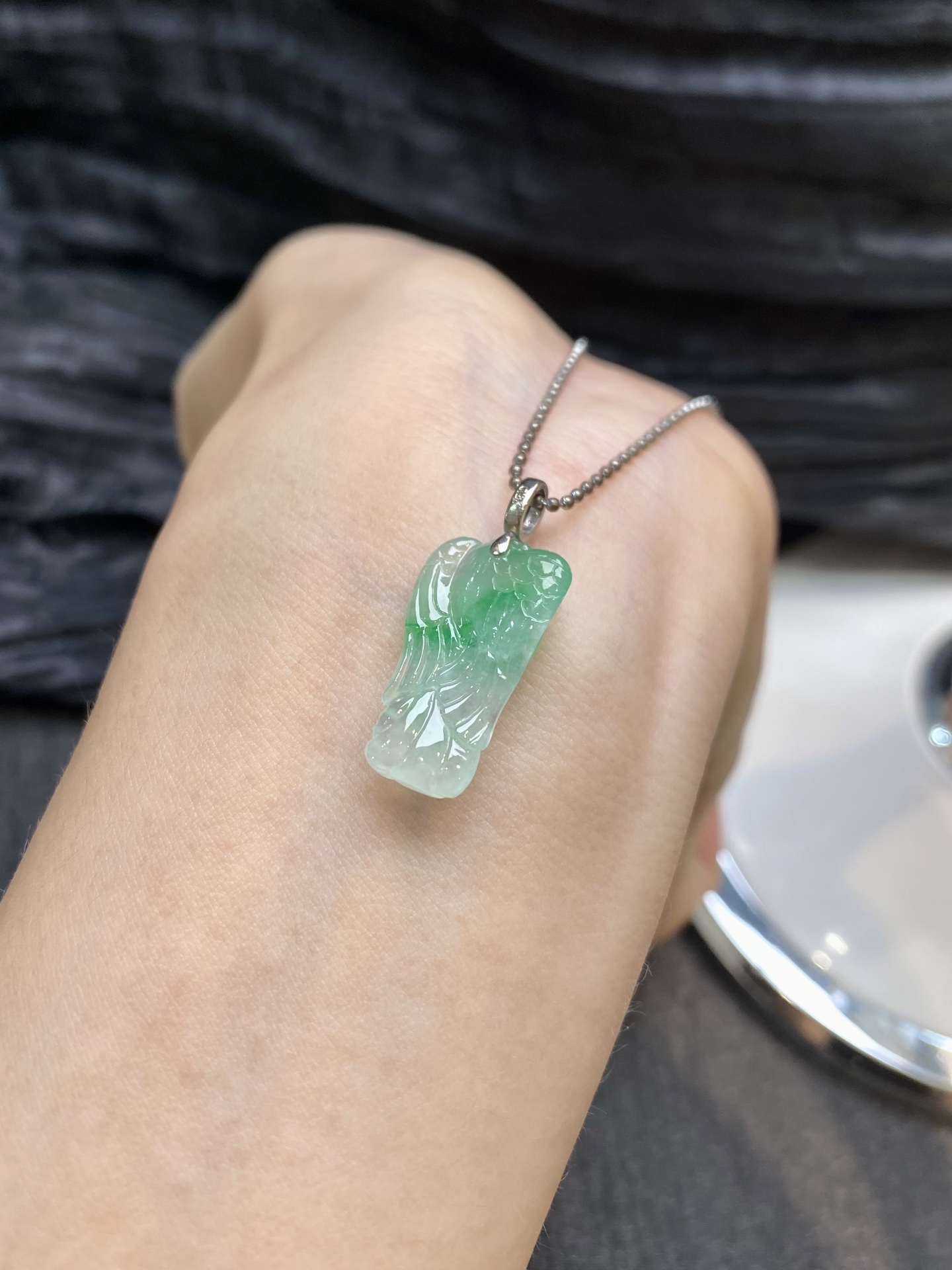 冰飘绿花鹰吊坠·金 整·27.4-12.5-5.2mm 裸·21.6-12.5-5.2mm
