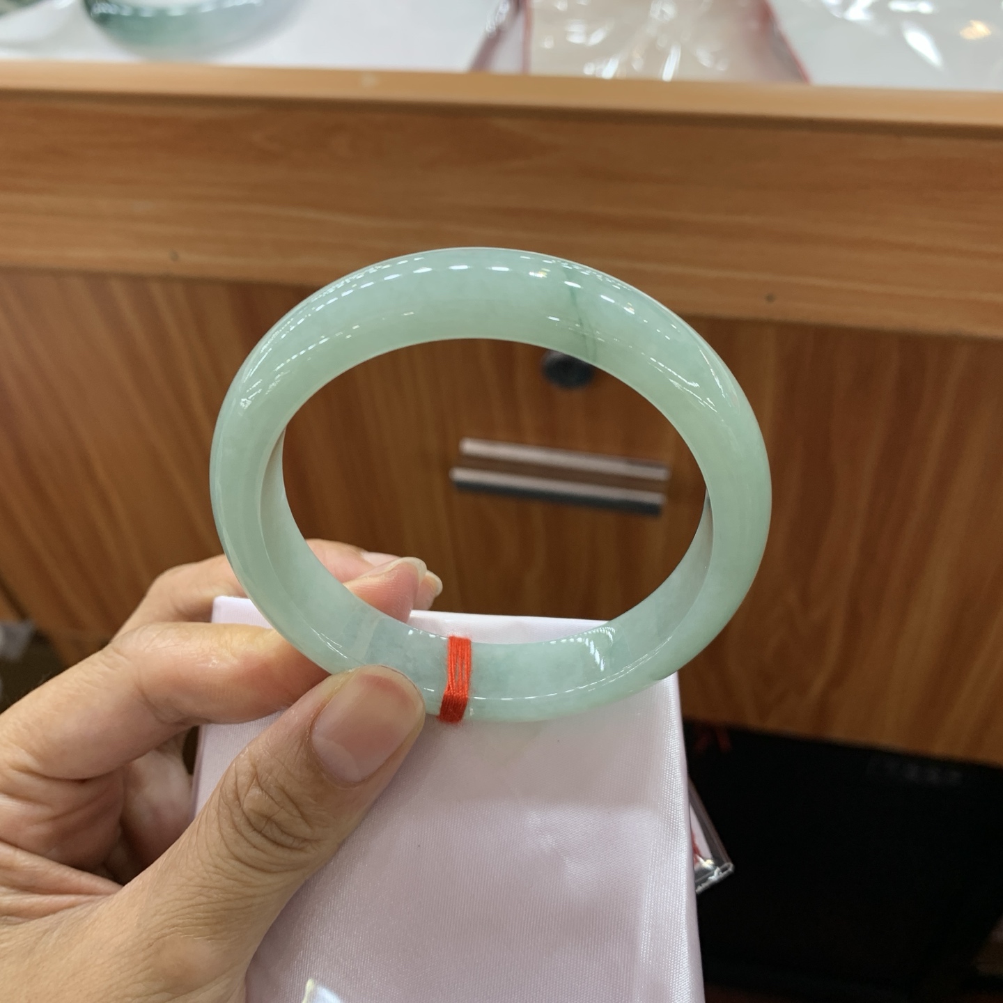 051806FN 蓝底正圈翡翠手镯 57-12.4-7.9