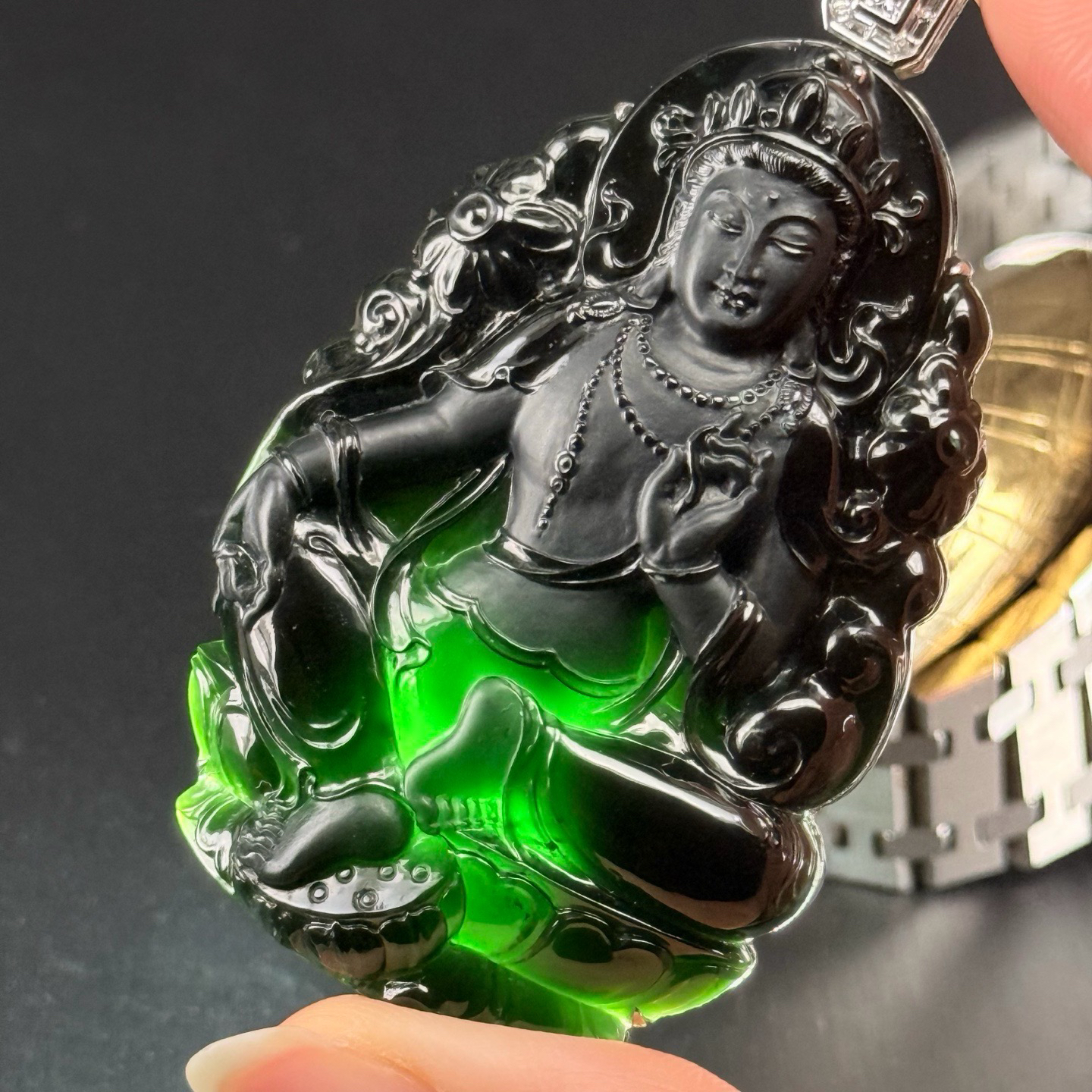 精品18k金墨翠度母 种好色正 黑度极好 打灯通透 油性十足 老种好色正  尺寸68.8