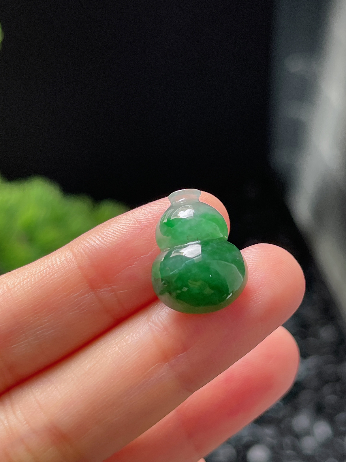 翡翠糯化种飘绿葫芦裸石