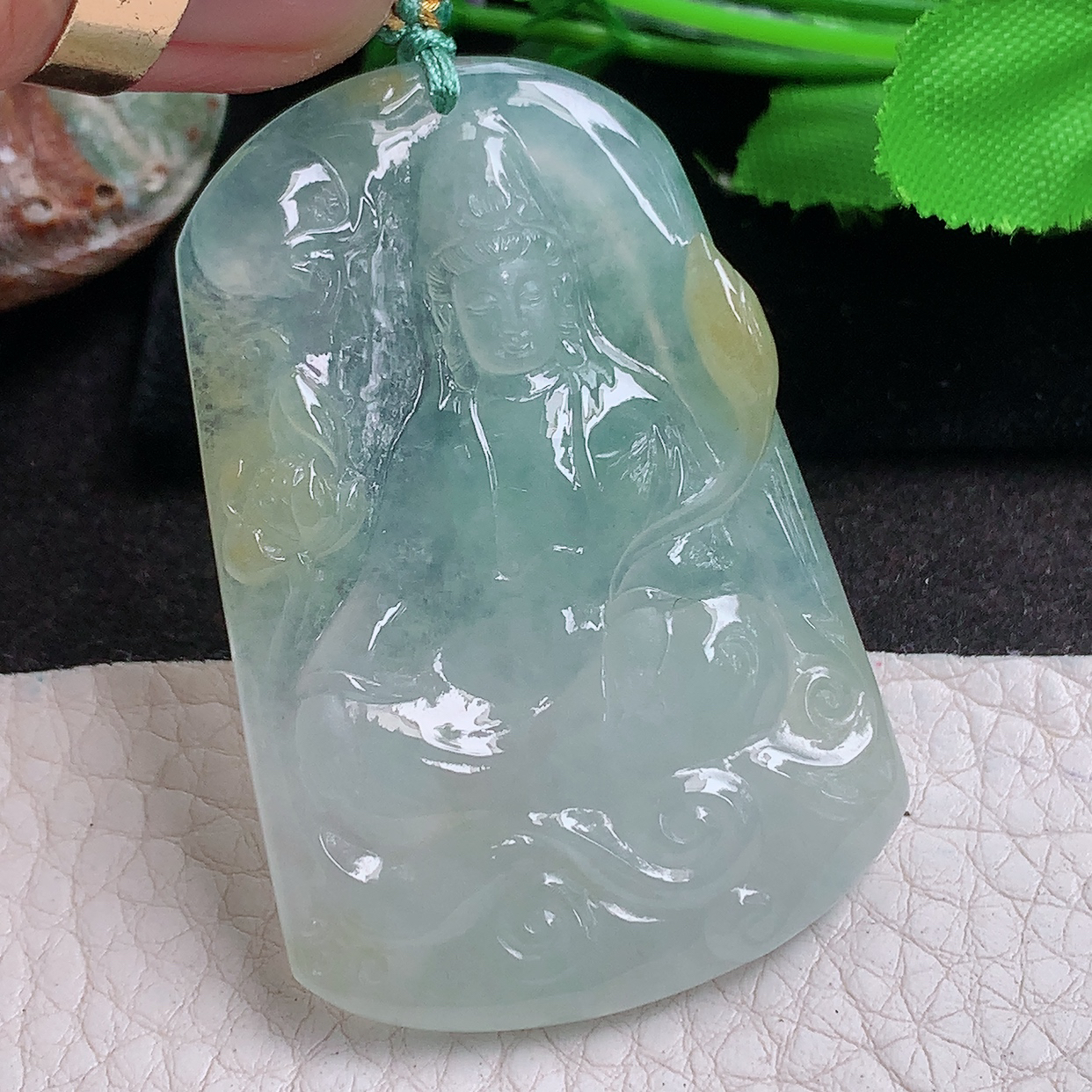 yn实拍52.8*35.8*5.6我天然缅甸翡翠飘黄观音菩萨吊坠
