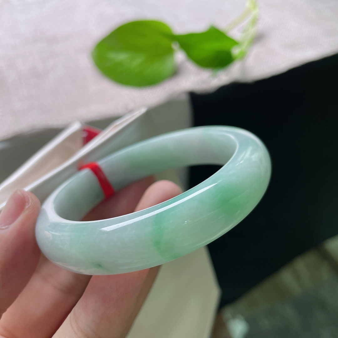 绿底正圈，水润细腻，一抹绿色，翠色伊人，皮纹，ss53165a