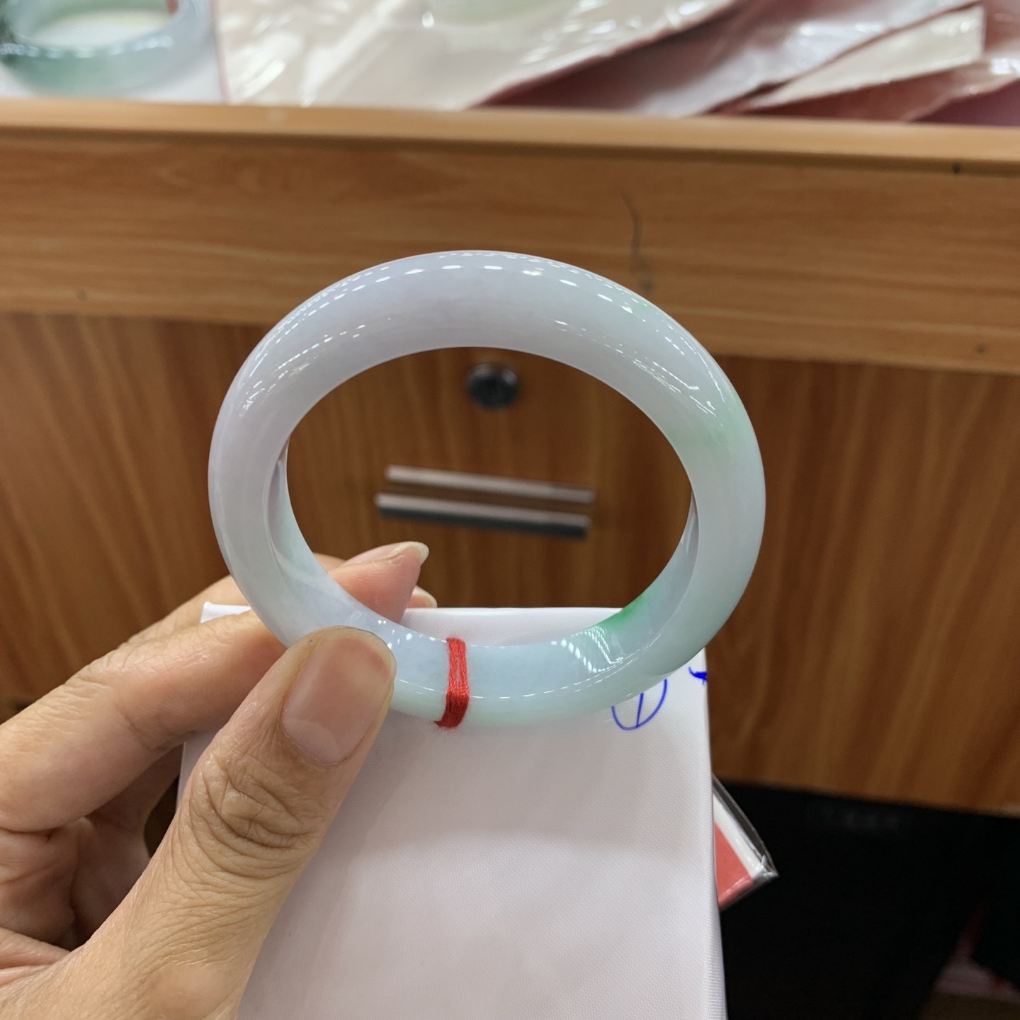 飘绿正圈翡翠手镯 52.3-11.7-8.2