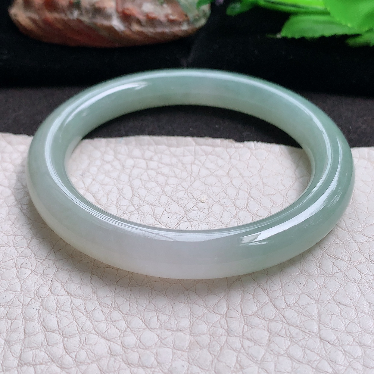 n实拍55.5*9叮当镯 缅甸翡翠a货玉手镯冰晴圆条珠宝玉手环 美人镯